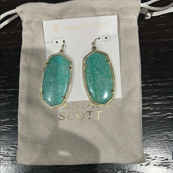 Kendra Scott Jewelry - Kendra Scott Danielle Teal Stone Earrings with Gold Trim